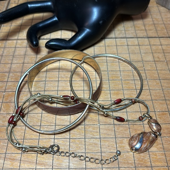 Enameled Metal Pendant 18”L Necklace w 3 Bangles 2.75”D Classy Bohemian EVC - Picture 3 of 16